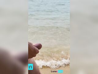 Public beach, free spectacle for angels
