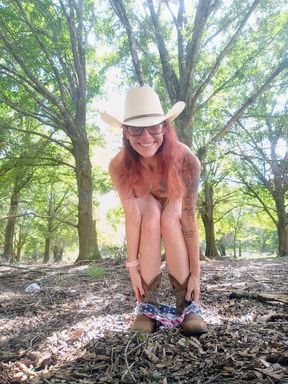 Redhead Rancher in Daisy Dukes and Cowboy Boots destructively Pisssses on ground