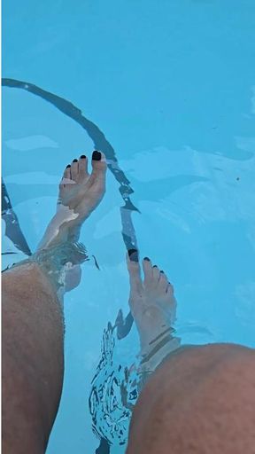 Pool Feet