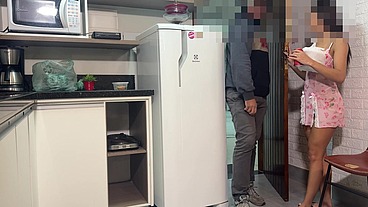 CHAMEI O MOTOBOY ENQUANTO MARIDO NAO ESTAVA