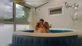 trio hff dans le jaccuzzi une bonne baise entre amis avec alice guerlin et ...