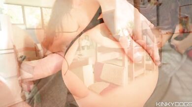 I meet roommate in bikini and we end up having sex