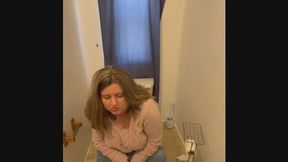 February Compilation Pee Farts and Toilet Dumps MP4