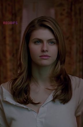 Alexandra Daddario nude with big natural tits, a sexy hottie shows off her naked