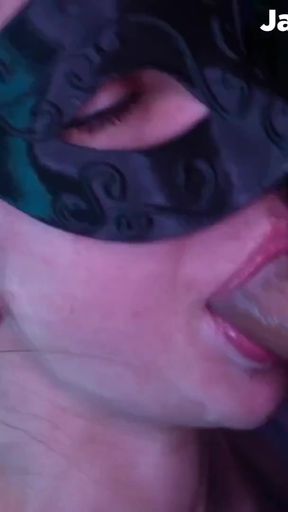 Jaw-dropping moment from "Deep and wet blowjob from her knees - Janemasqueradeporn on Stripchat"