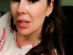 Heidi Foxx aka heidivandertrump OnlyFans - Just woken up