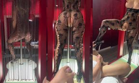 Escort dancing and riding client's cock in motel