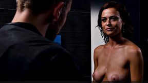 Celebrity beauty Valeria Bilello gets oiled up & showered in steamy bathtub action