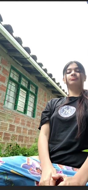 Sexy Girl Streams and Touches Herself for Fans
