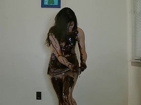 Nerea – Wreck That Dress (destroying white dress with oil and chocolate)