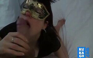 Elle fait sa grosse salope a l'hotel
