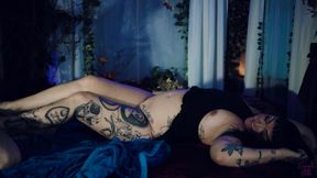 Cece Larue and Jacob Style - Spooky Girls Do It Better
