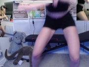 TWITCH STREAMER WORKING OUT IN FRONT OF HORNY VIEWERS (SHYPHOEBE)