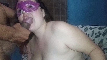 O pau dele é grosso e gostoso do jeito que eu gosto, bem melhor que o corno