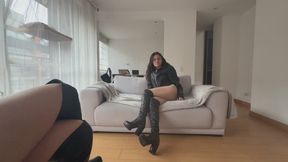 Fetiche del cuero en formato JOI entre lesbianas hasta el orgasmo