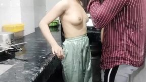 Doctor ne muze ghar pe bulakar bedroom me jabar dasti pela
