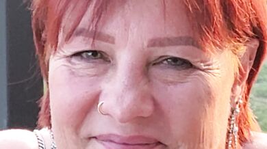 Risky public display a crowded bar and public pissing in the carpark