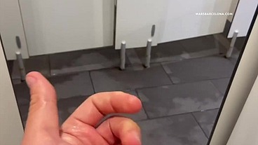 Gay cruising in the gym shower with cumshots
