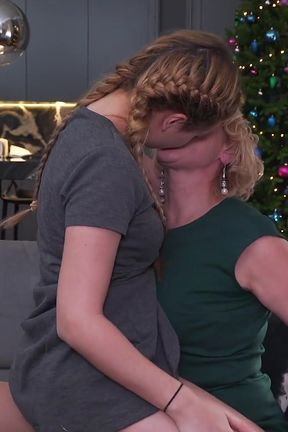 Mature lady licking teeny feet, lesbian sex!