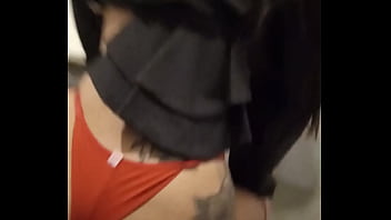 Novinha safada da bunda grande queria fazer safadeza no banheiro