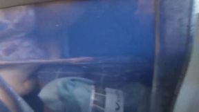 Süßes Teenymädchen fängt im BUS an meinen Schwanz zu lutschen