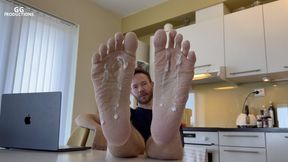 Come clean my feet with your tongue - Feet Vini - Foot size 15