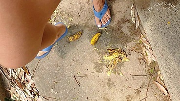 I love crushing in my big platform flip flops