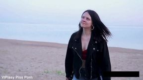 Unleashing Desires with hotlovers420 Amateur GF sucks shaft and shows massive