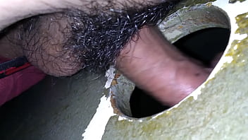 Me maman la verga en gloryhole Lima