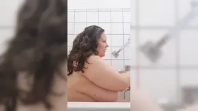 Dusche stunner gives head and rides shaft