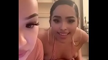 WHITE AND BLACK GIRL HAVING FUN WEBCAM PERISCOPE