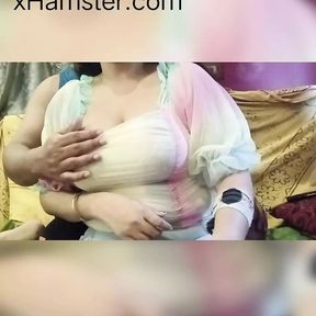 Redhead with the giant pink pussy masturbating squirting pee away