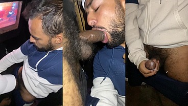 GLORY HOLLE E MUITO TESÃO ENTRE HOMENS DESCONHECIDOS.