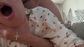 Hot morning sex with my girlfriend. Enjoy her moans as i thrust my cock in her pussy in doggystyle position