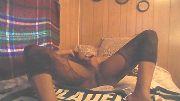 Tranny Nitra cums from phone bone