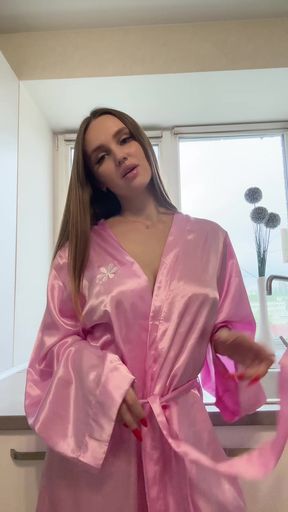 Curvy Onlyfan flaunts big tits and round ass