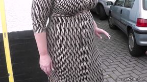 BBW car salesman strikes a good deal