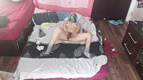 My amateur wife gives me a handjob until I cum  Lick the wife's juicy pussy until orgasm  Hot sex amateur couple