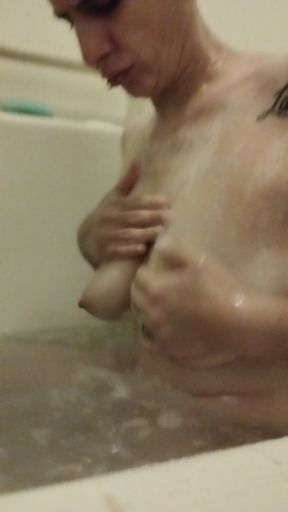Titty Bouncing in Water Slaps