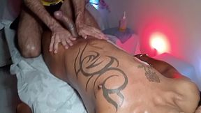 bombeiro dotadao passou em uma secao de massagem e nao aguentou ficou com sua rolona grande de pe e socou tudo no meu rabao