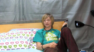 Die jungen Amateur-Teenager Miles Pride und Timo Garrett werden anal gefickt