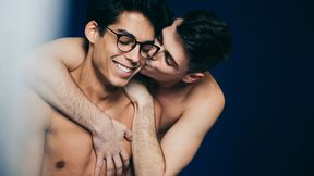 Nico Leon Gets Wild with Bareback Anal on a Massive Bed - Cocky Boys