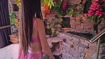 Mi suegro descubre lo que soy y si no tengo sexo con el le dirá todo a mi novio