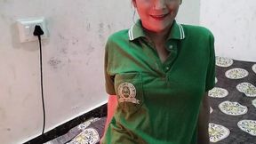 Teacher ne muze paise dekar jabar dasti chod diya