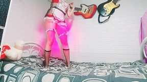 esta perra nalgona hace baile sexy para su amante.