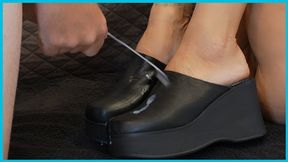 Sexy milf MILF Stella gives footjob in clogs