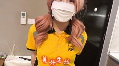 女大学生勤工俭学送外卖，不小心打翻客人东西被威胁肉偿无码