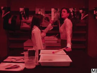 MILFY Seductive Photographer Penny Barber Shares A Ramrod With Her Her Model Rissa May In Hawt Trio