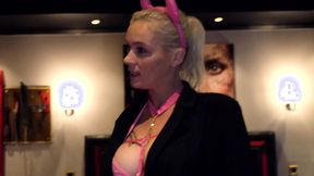 ”Oletsha offers a full body massage to her client…”