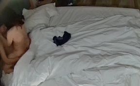 大学生情侣开房过夜